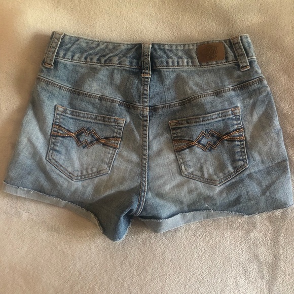 American rag jean shorts - Picture 3 of 5